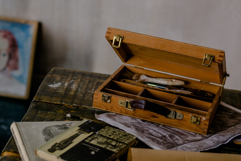 indoors, crate, treasure, wood, furniture, cassette, musical instrument, plywood, hardwood, box, the past, still life, carton, old, table, history, retro styled
