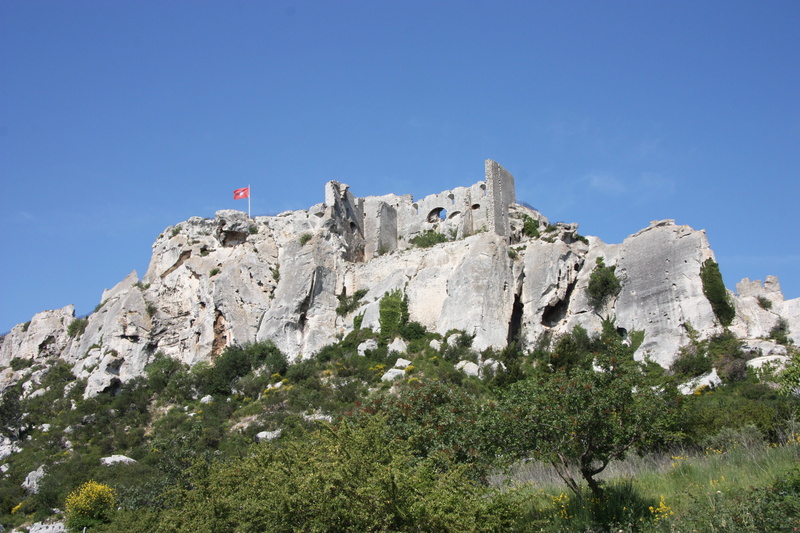 4K, travel Locations, lease-de-provence, famous Place, travel destinations, built structure, day, growth, Medieval, Provence, landscape, rock, flag, nature