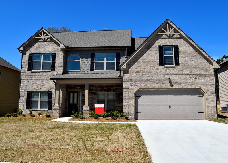 front or back yard, 5K, rent, house, blue, sky, building exterior, real estate, family, roof, lawn, estate, modern, new home, door, grass, mortgage, design