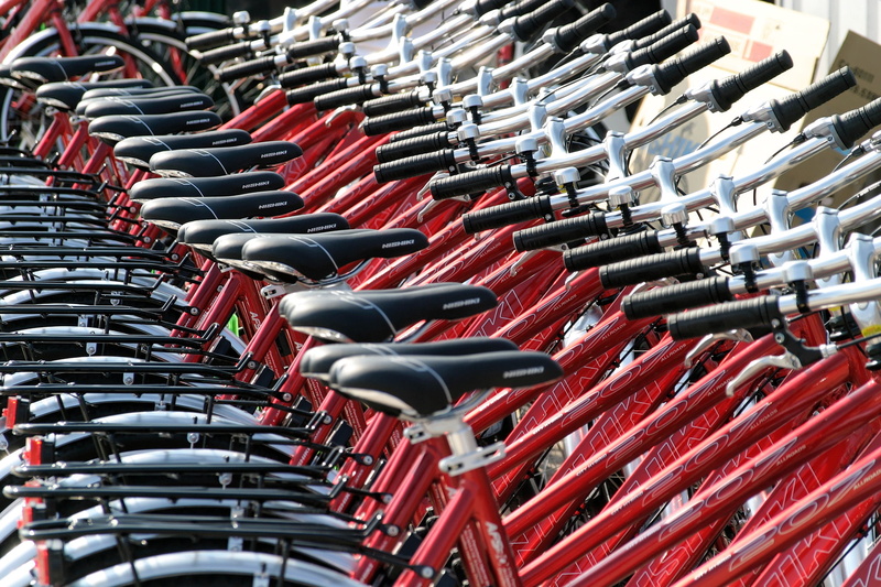 red, still life, order, line, seat, locomotion, backgrounds, chair, black, rental, empty, wheels, side by side, full frame, arrangement, apartments for rent