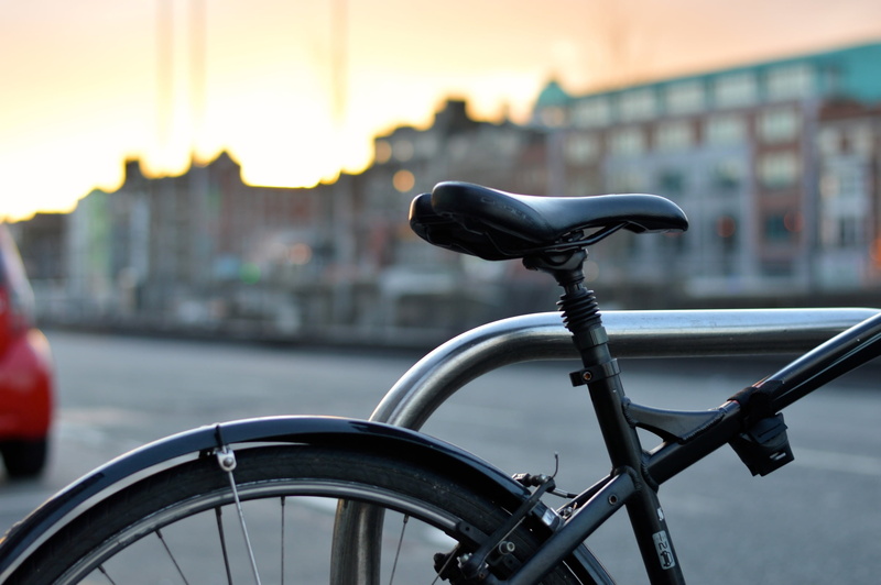 commuter, 1080P, city Life, bicycle, cycling, day, street, traffic, stationary, wheel, mode of transportation, lifestyles, black, blurred, architecture