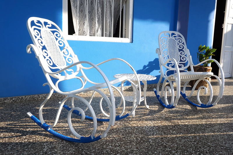 sunlight, blue, day, wheel, two, close-up, outdoors, seat, transportation, mode of transportation, 4K, window, absence, no people, white, metal, basket