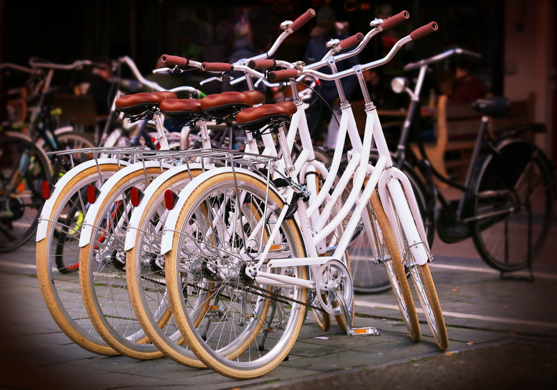 backgrounds, city, bicycle, sport, red, retro Styled, focus on foreground, old-fashioned, outdoors, mode of Transport, white, cruiser, old, bicycle Pedal