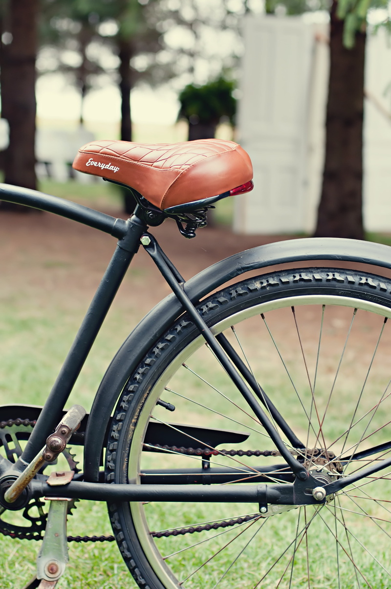 gear, focus on foreground, photo, black, leaf, wheels, metal, leather, absence, nature, transportation, stationary, wheel, park, travel, tire, selective