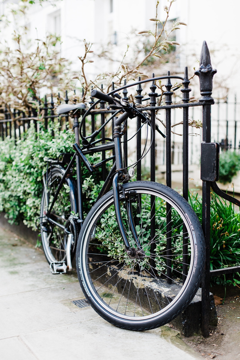 britain, wheel, bicycle, parking, outdoors, lock, mode of transportation, no people, street, london, close-up, city, bicycle rack, traffic, day, security