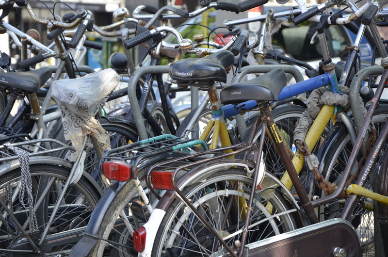 transportation, abundance, bicycle rack, mode of transportation, city, basket, no people, in a row, large group of objects, stationary, bicycle, day, 4K