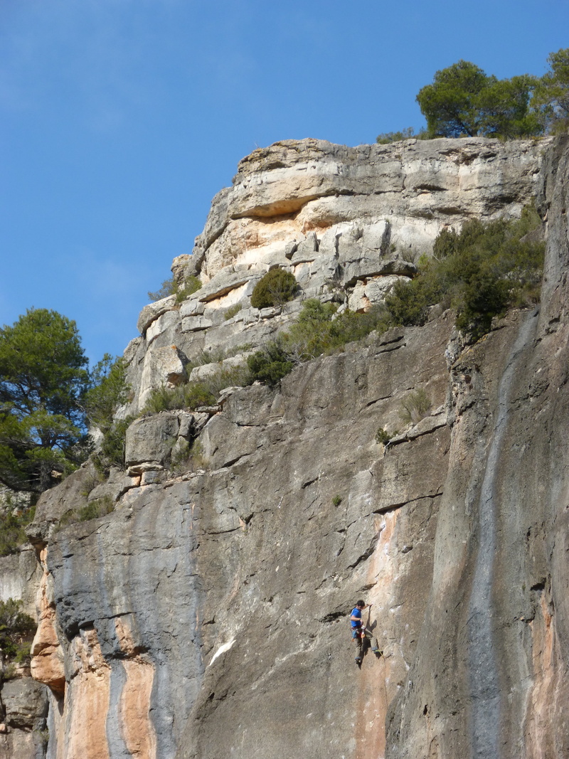 activity, rock - object, real people, rock wall, escalation, leisure activity, formation, scalar, sky, outdoors, rock formation, adventure, sunlight, climber