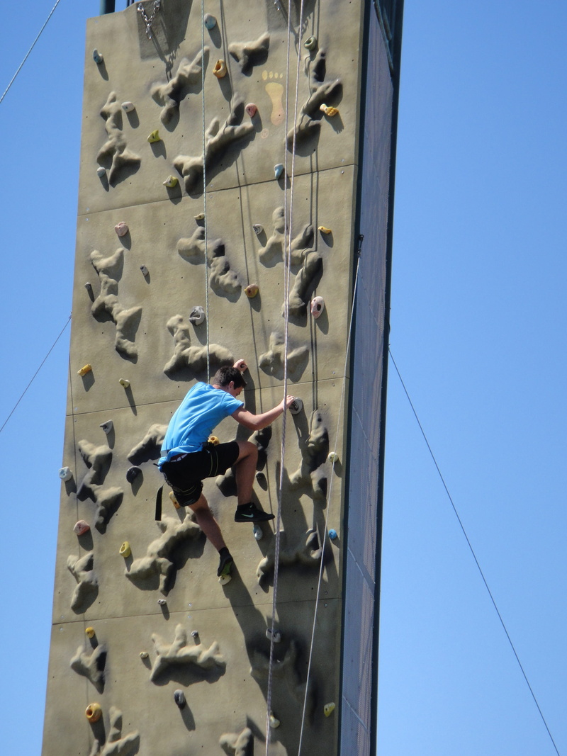 men, people, risk, sky, athlete, Solo, danger, clear sky, Escalation, adventure, architecture, blue, lifestyles, outdoors, leisure activity, nature, sunlight