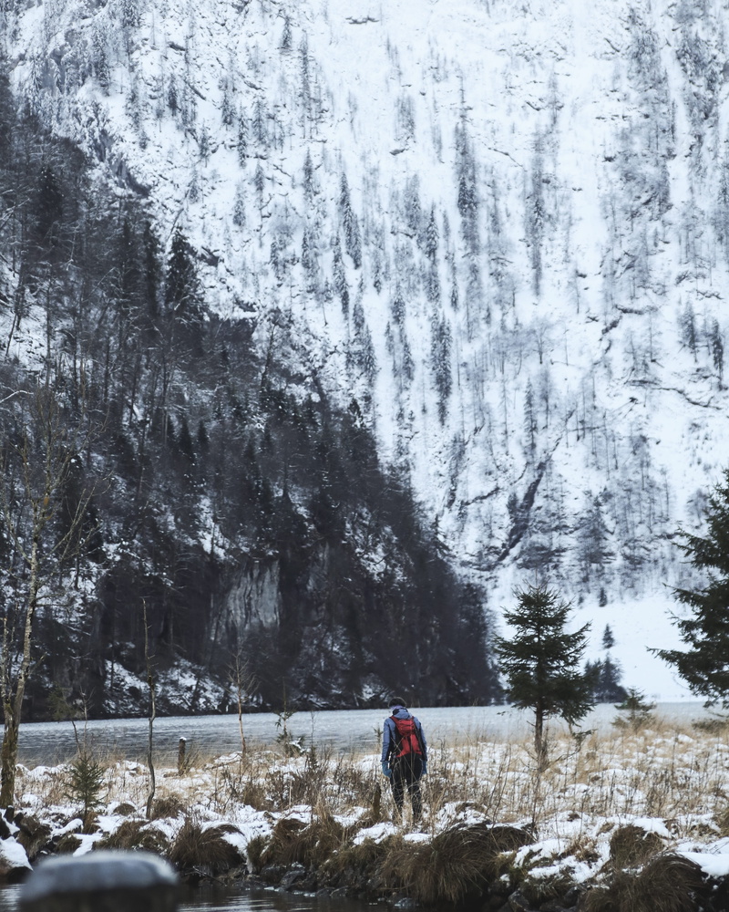 beauty in nature, lifestyles, outdoors, winter, spruce, standing, mountain range, scenics - nature, 4K, people, alone, germany, land, brown, real people