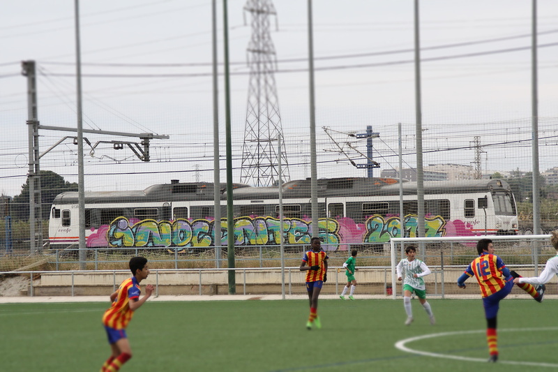 team sport, people, day, fleta, real people, sport, lifestyles, football, sky, spain, group of people, men, group, medium group of people, architecture
