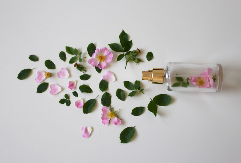 purple, 4K, flower, surface, choice, medicine, bottle, freshness, arrangement, near, large group of objects, plant, cosmetics, container, clear, perfume bottle