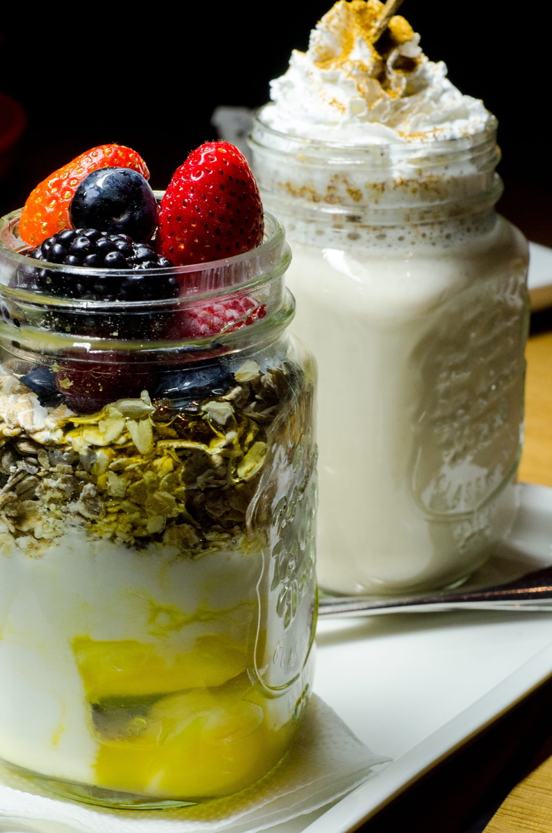 fruit, breakfast, sweet Food, clear, marson, glass, gourmet, no people, refreshment, freshness, dessert, yogurt, sweet, cream, table, food and drink, oatmeal
