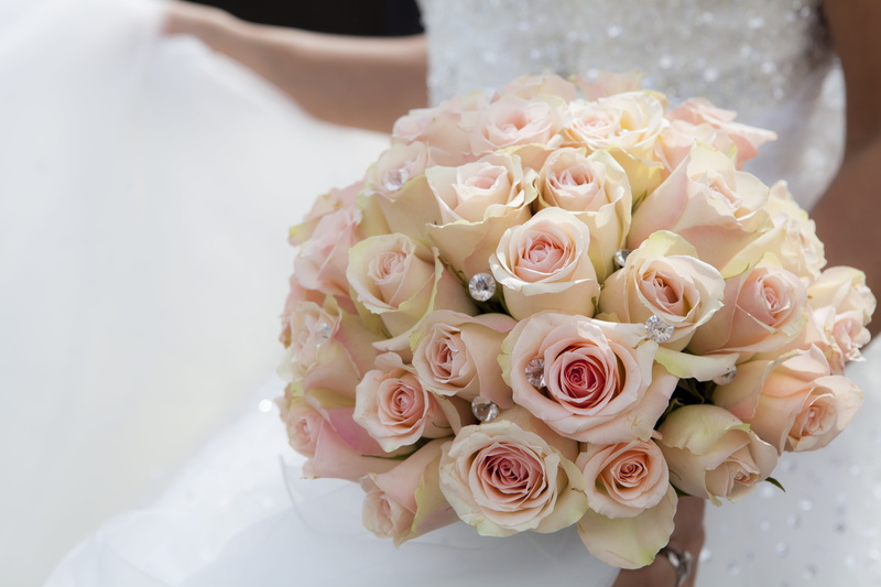 flower, woman, life events, 5K, close-up, dress, bride, event, autumn, beauty in nature, peony, nature, plant, bunch of flowers, flower arrangement, bouquet