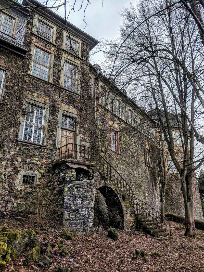 outdoors, stone wall, building exterior, stone, wall, sky, old, antiquity, architecture, window, nature, plant, break up, abandoned, masonry, weathered