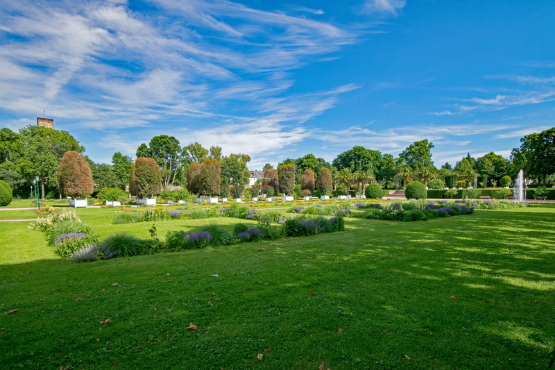 places of interest, trees, day, tree, beauty in nature, golf, no people, darmstadt hesse, blue, garden, ornamental garden, lawn, green color, sky, Germany
