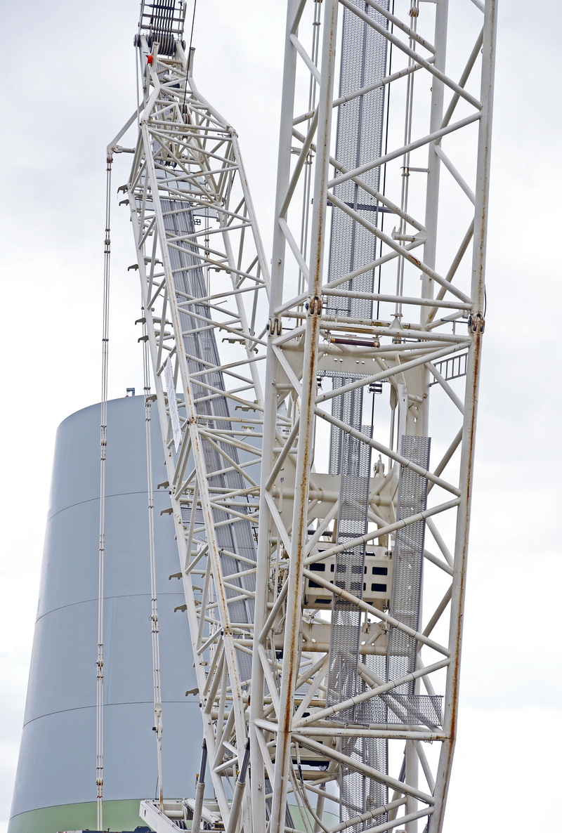 communication, power supply, day, sky, crane, high, satellite, building exterior, details, lattice boom crane, tower, technology, building, architecture