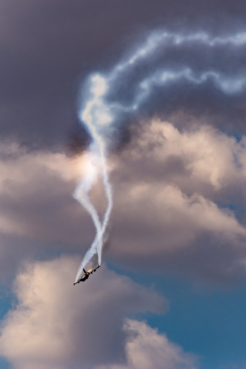 mode of transportation, 4K, aerobatic, cloud, transportation, no people, air vehicle, weather, nature, smoke - physical structure, united kingdom, airplane
