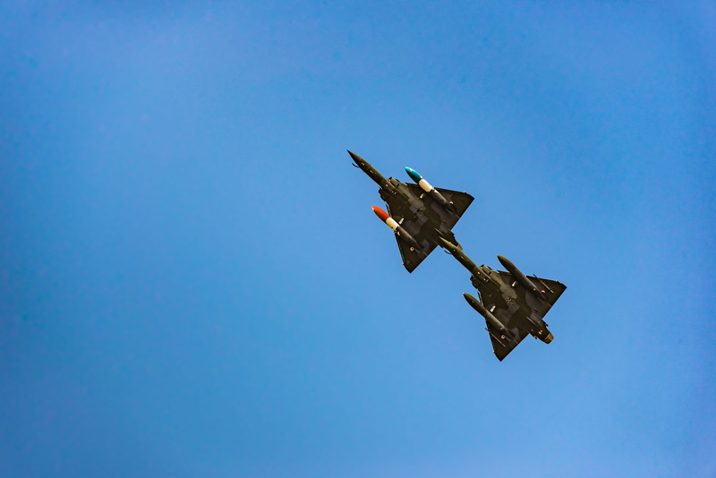 airshow, fighter jet, fighter plane, jet, air vehicle, outdoors, mode of transportation, aircraft, copy space, stunt, 5K, sky, fly, blue, motion, military airplane