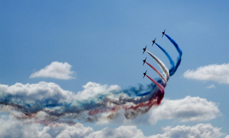 speed, air vehicle, five, low angle view, formation, transportation, aerospace industry, performance, sports activity, on the move, outdoors, plane, skill