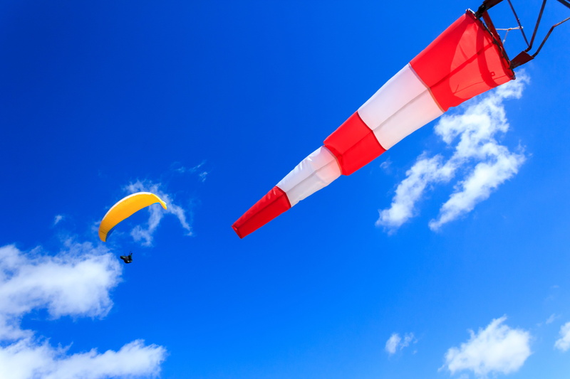 sky, clear sky, flying, paraglider, mid-air, 5K, motion, windsock, paraglide, looking up, wind, adventure, freedom, cloud, paragliding, kite - toy, using