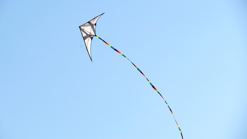 clear sky, motion, 4K, nature, low angle view, blue sky, multi colored, environmental conservation, no people, sport, kite - toy, copy space, emergency