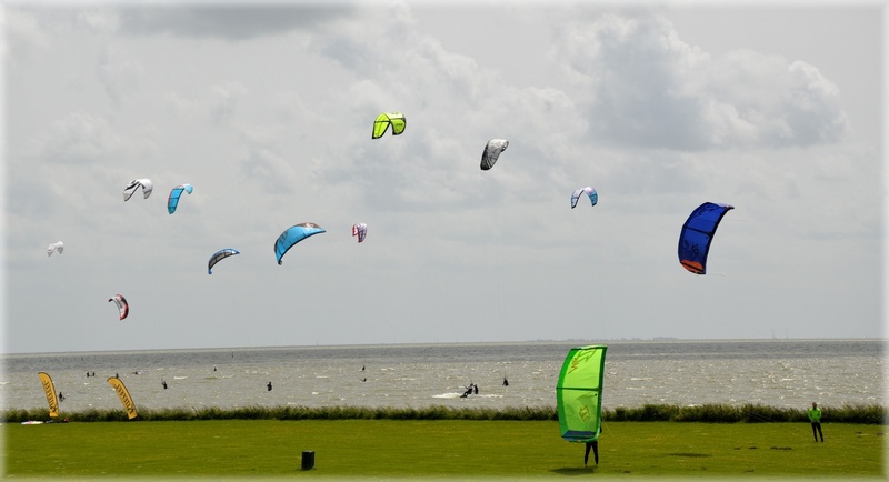 vacations, sea, kiteboarding, land, water, sport, kitesurfing, adventure, culture, horizon, sport activity, environment, lake, windsurfing, horizon over water
