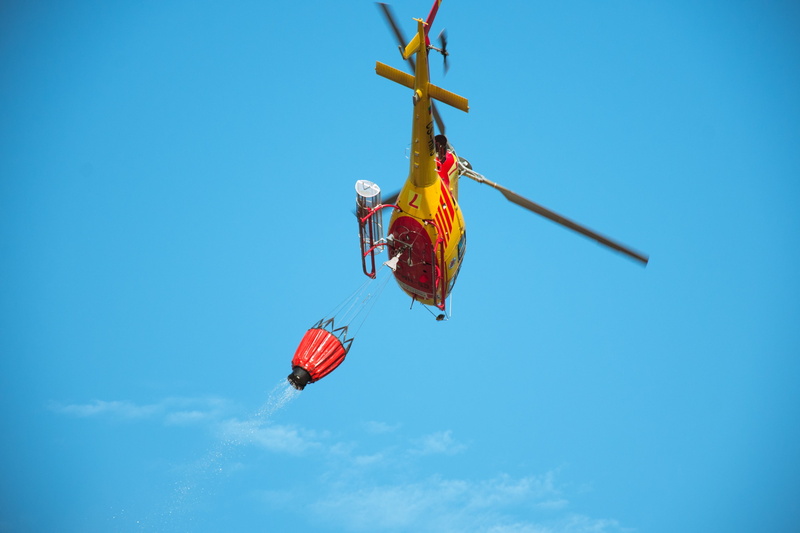 art and craft, clear sky, outdoors, sky, extinguish, mid-air, helicopter, flying, no people, blue, copy space, rope, day, kite - toy, red, hanging, 4K