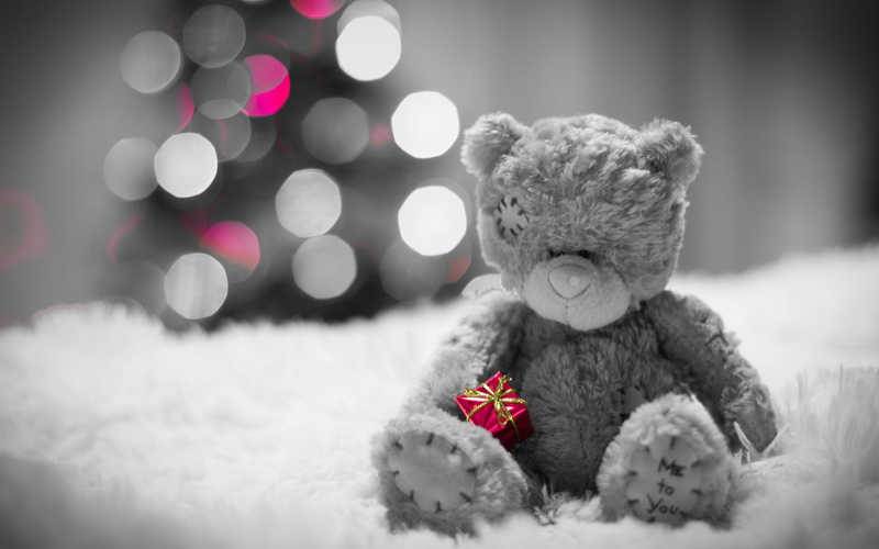 human representation, photography, bear, snow, focus, close-up, stuffed toy, 2K, warm clothing, childhood, winter, christmas, christmas ornament, focus on foreground
