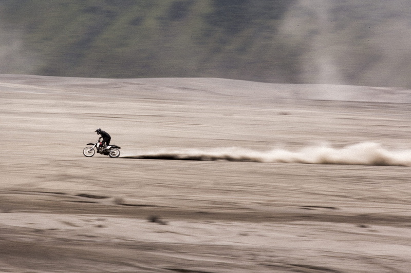 land vehicle, ride, real people, bromo, riders, riding, extremsport, outdoors, vehicle, automotive, transportation, one person, bicycle, motorbike, day
