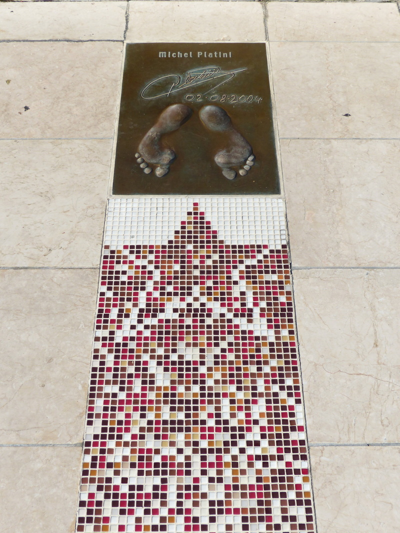 4K, text, day, golden foot, craft, star, high angle view, tile, footprint, statue, walk of fame, built structure, sculpture, indoors, footpath, monaco