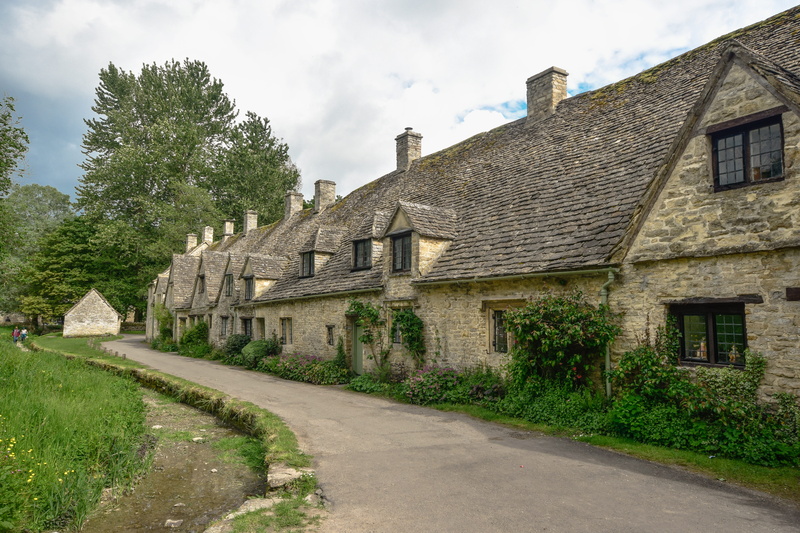 nature, residential district, road, the past, tree, no people, architecture, house, cloud - sky, bibury, outdoors, building, built structure, rack isle