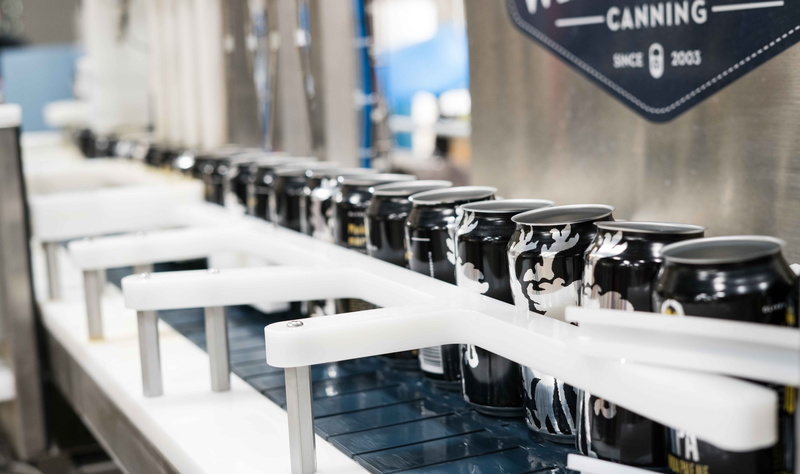 wood, silver colored, summer, close-up, assembly line, order, machinery, factory, refreshment, brewery, industry, american, metal, building, foam, focus on foreground