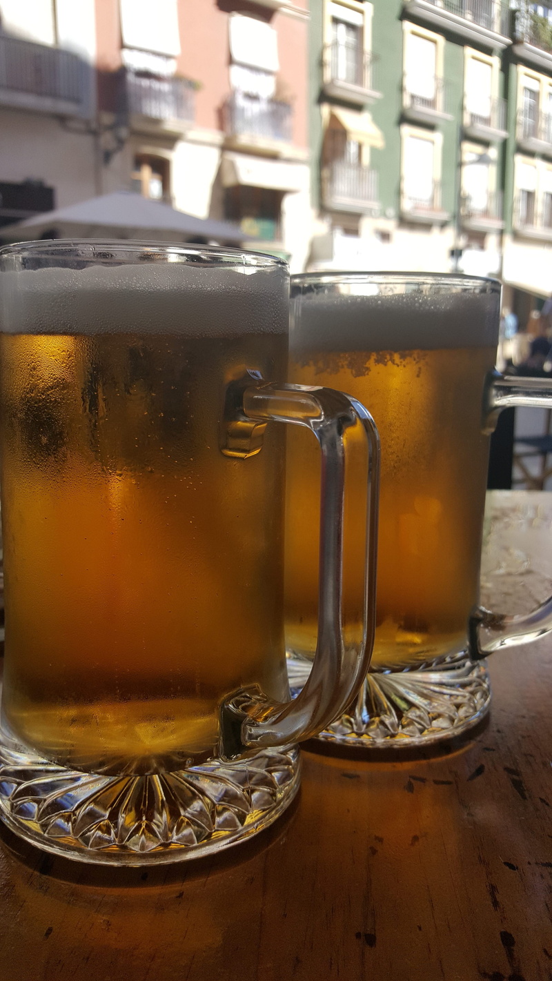 friends, freshness, close-up, glass - material, gold, celebrate, beer - alcohol, cool, party, froth, two, relaxing, drink, beverage, pub, household equipment