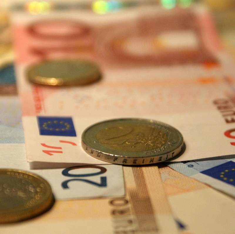 indoors, table, investment, arts culture and entertainment, pay, coin, Money, gold, Bank Note, variation, close-up, savings, still life, 1080P, selective focus