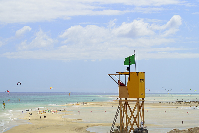 man made structure, nature, safety, ocean, keep an eye out, 5K, kitesurfer, windsurfer, vacations, cloud - sky, recovery tower, sky, lifeguard hut, land