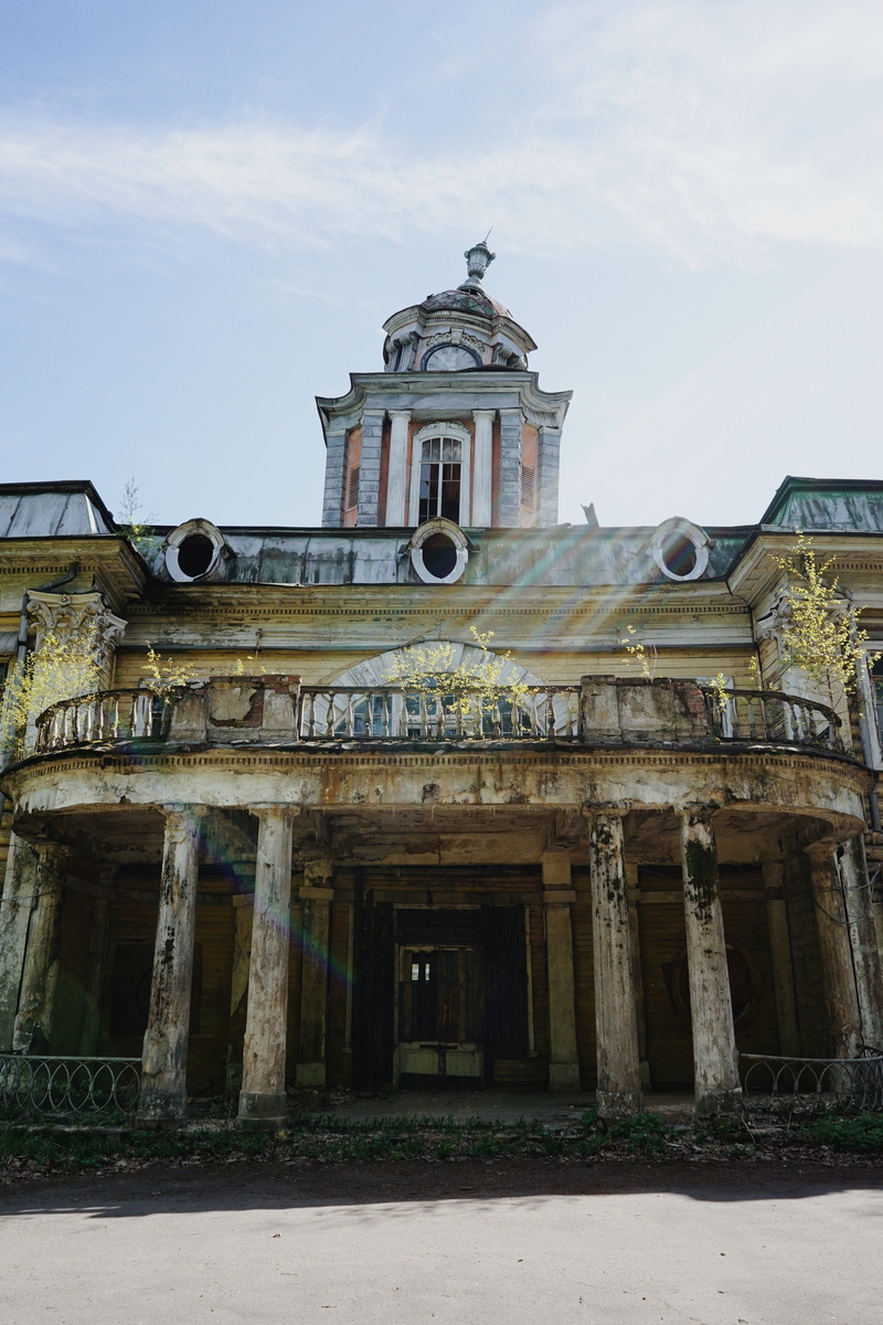 spirituality, architectural column, architecture, the past, belief, facade, no people, building exterior, day, sky, castle, place of worship, entrance