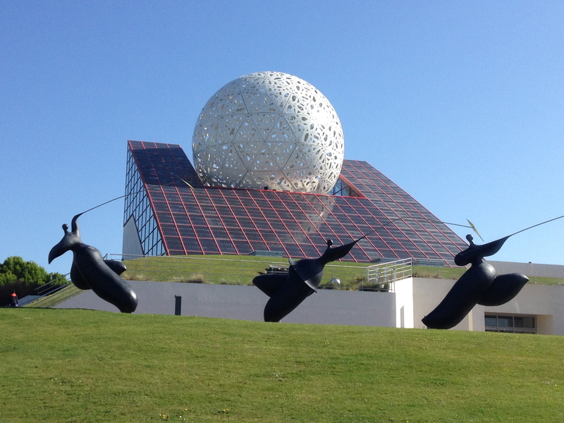 modern architecture, building exterior, grass, sphere, creativity, poitiers, blue, sculpture, futuroscope, 2K, renewable energy, human representation