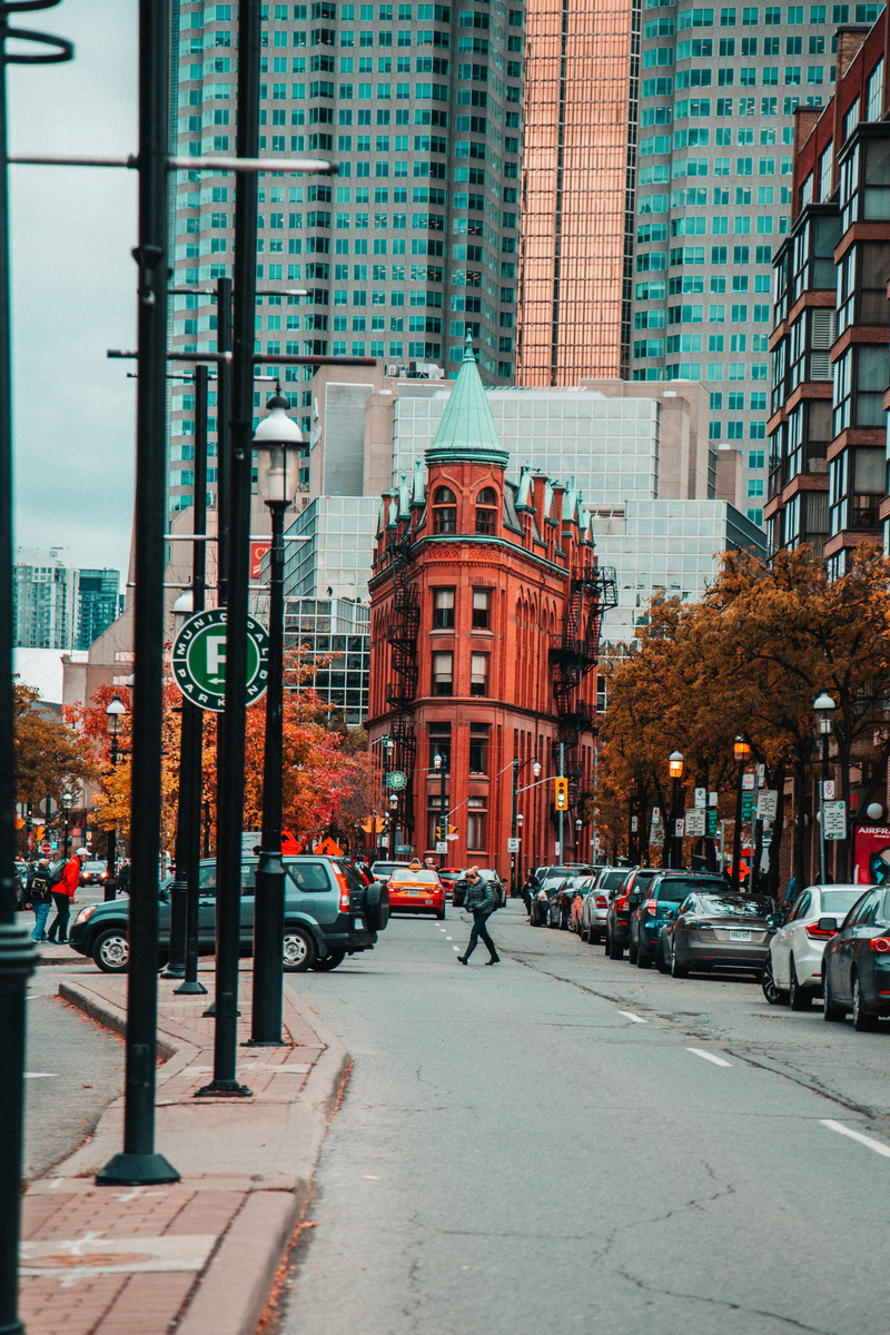 light, 4K, built structure, urban, transportation, vehicle, toronto, downtown, motor vehicle, beside, office building exterior, intersection, city street
