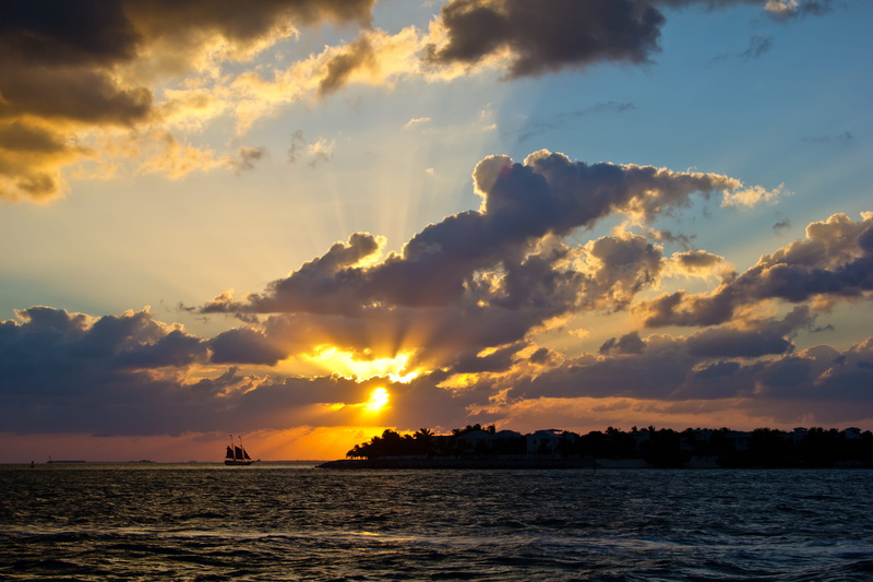lichtspiel, land, horizon over water, covered, sky, cloud - sky, waterfront, cloudiness, non-urban scene, mood, nature, scenics, ship, horizon, ocean, beauty in nature