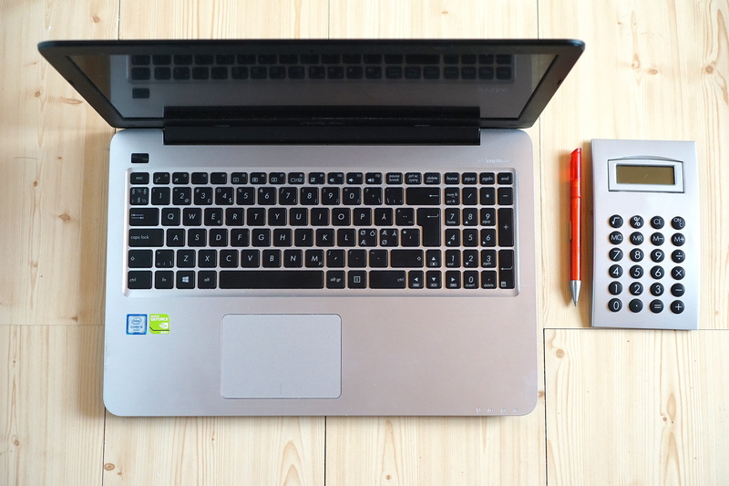 calculator, connection, electronics, business, directly above, keyboard, indoors, computer equipment, rectangular, pen, technology, computer keyboard, communication
