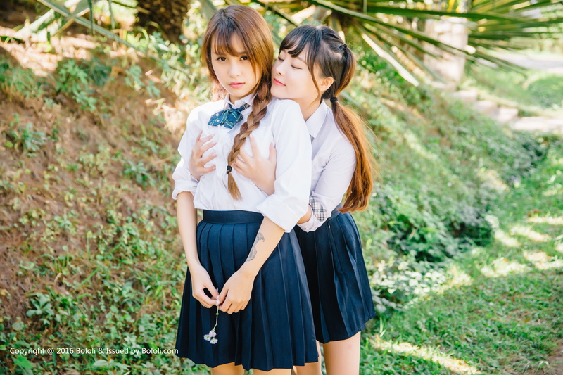 hugging, bololi, school uniform, 5K, sevenbaby, women outdoors, women, Chinese model, Asian, hands on chest, two women, long hair, Xià Měi Jiàng, looking at viewer