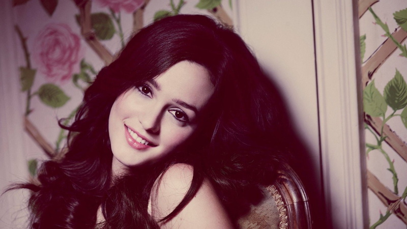 looking at camera, contemplation, adult, lifestyles, Leighton Meester, long hair, indoors, young adult, Actresses, beauty, beautiful people, smiling, 1080P