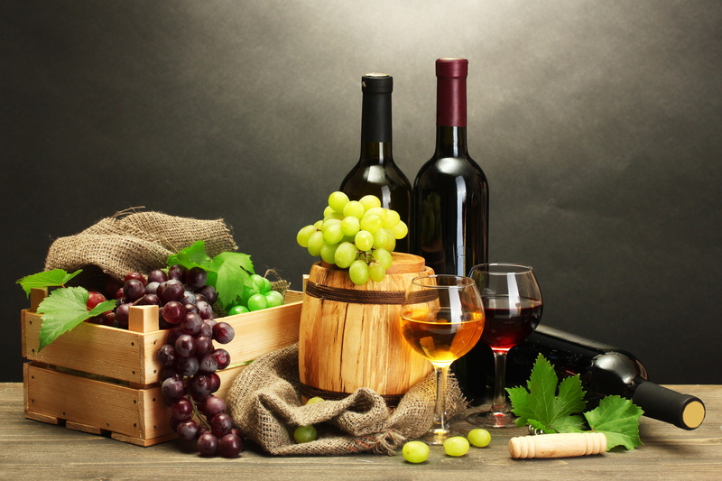 table, 4K, grapes, corkscrew, wine, leaves, box, barrel, bottle, white, red
