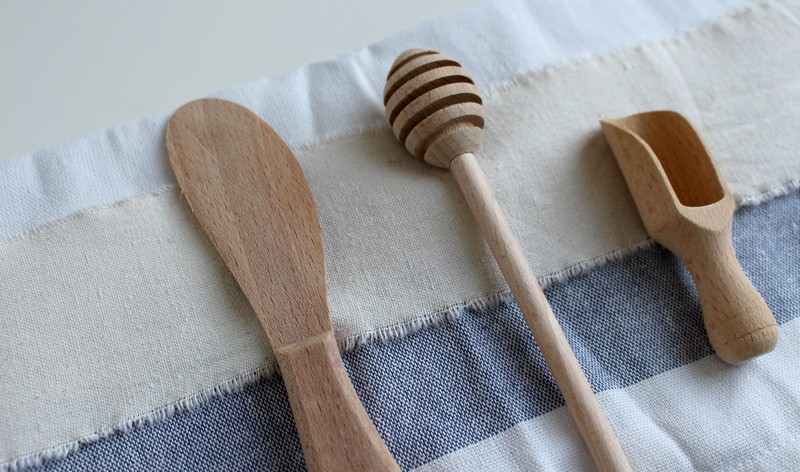cutlery, no people, cook, table, carvings, wooden spoon, wooden cutlery, kitchen, equipment, diameter wood, wood - material, occupation, cooking, still life
