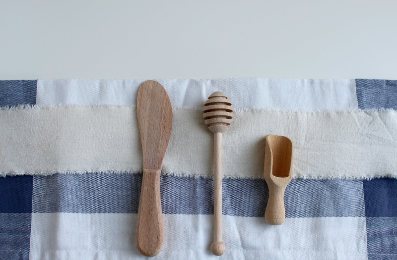 three, in a row, craft, cutlery, close-up, day, gastronomy, textile, indoors, budget, spatula, diameter wood, knife, simplicity, wooden, no people, rustikla