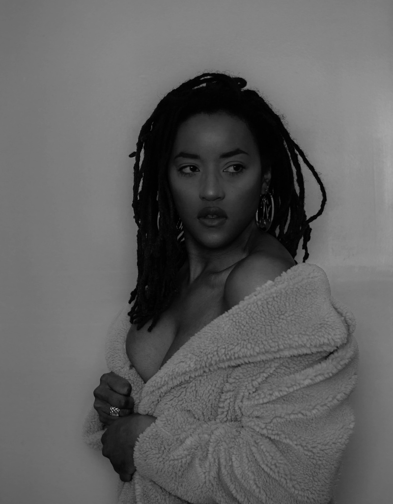 beautiful woman, photography, hairstyle, winter, teenager, women, hood - clothing, adult, beauty, 5K, bath towel, black hair, face, studio shot, dreads