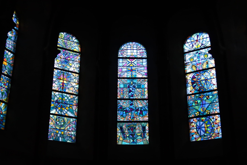 architecture, floral pattern, mirrors, apse, metz, multi colored, stained glass, tile, church, building, geometric, art, catedthal, arched, stained glass window