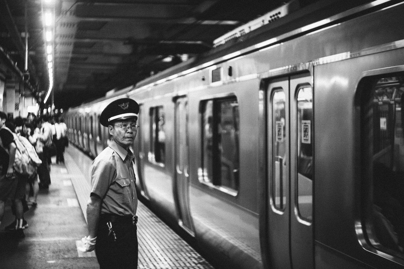 indoors, 5K, front, train - vehicle, terminal, standing, railroad station platform, person, train station, travel, platform, railroad station, lighting