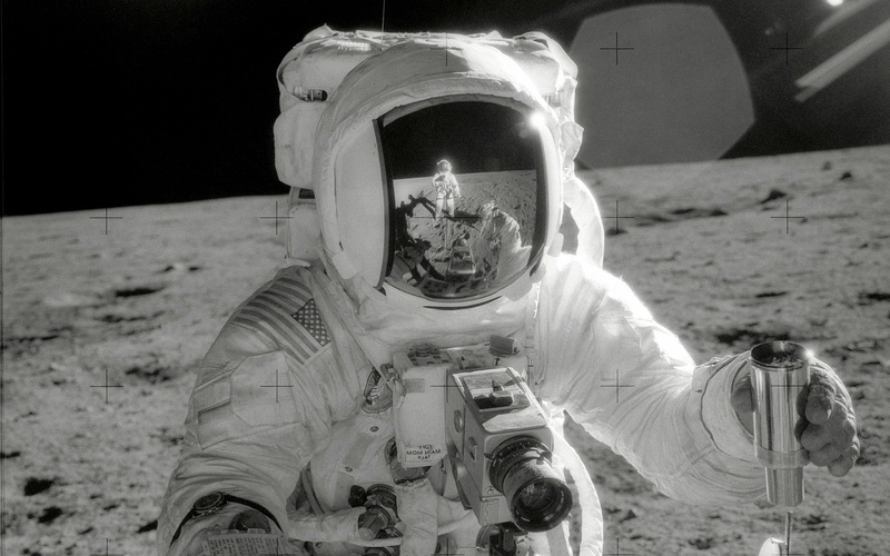real people, nature, front view, portrait, Spacesuit, unrecognizable person, activity, photography themes, astronaut, outdoors, day, field, sand, one person