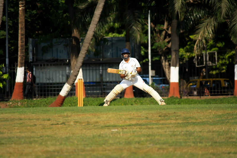 game, men, field, nature, full length, real people, grass, cricketer, outdoor, lifestyles, boys, two people, cricket, 4K, land, batting, leisure activity